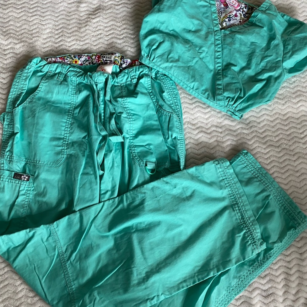 Koi scrub set